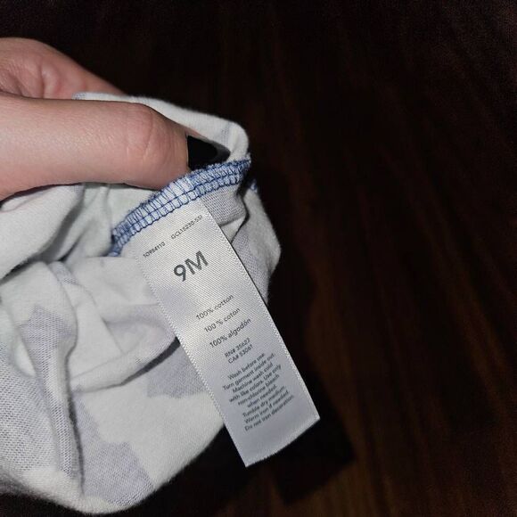 5 For $25 Carter's Blue and White Floral Romper With Flutter Sleeves Size 9M - Picture 5 of 7